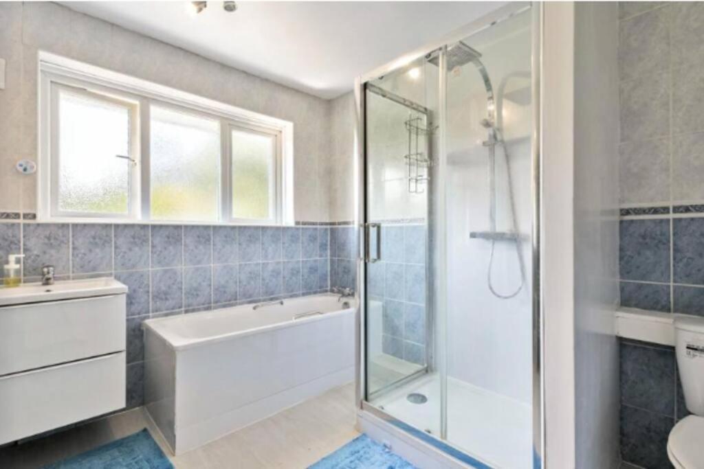 نيو مالدن Large Family Home Near Richmond Park المظهر الخارجي الصورة