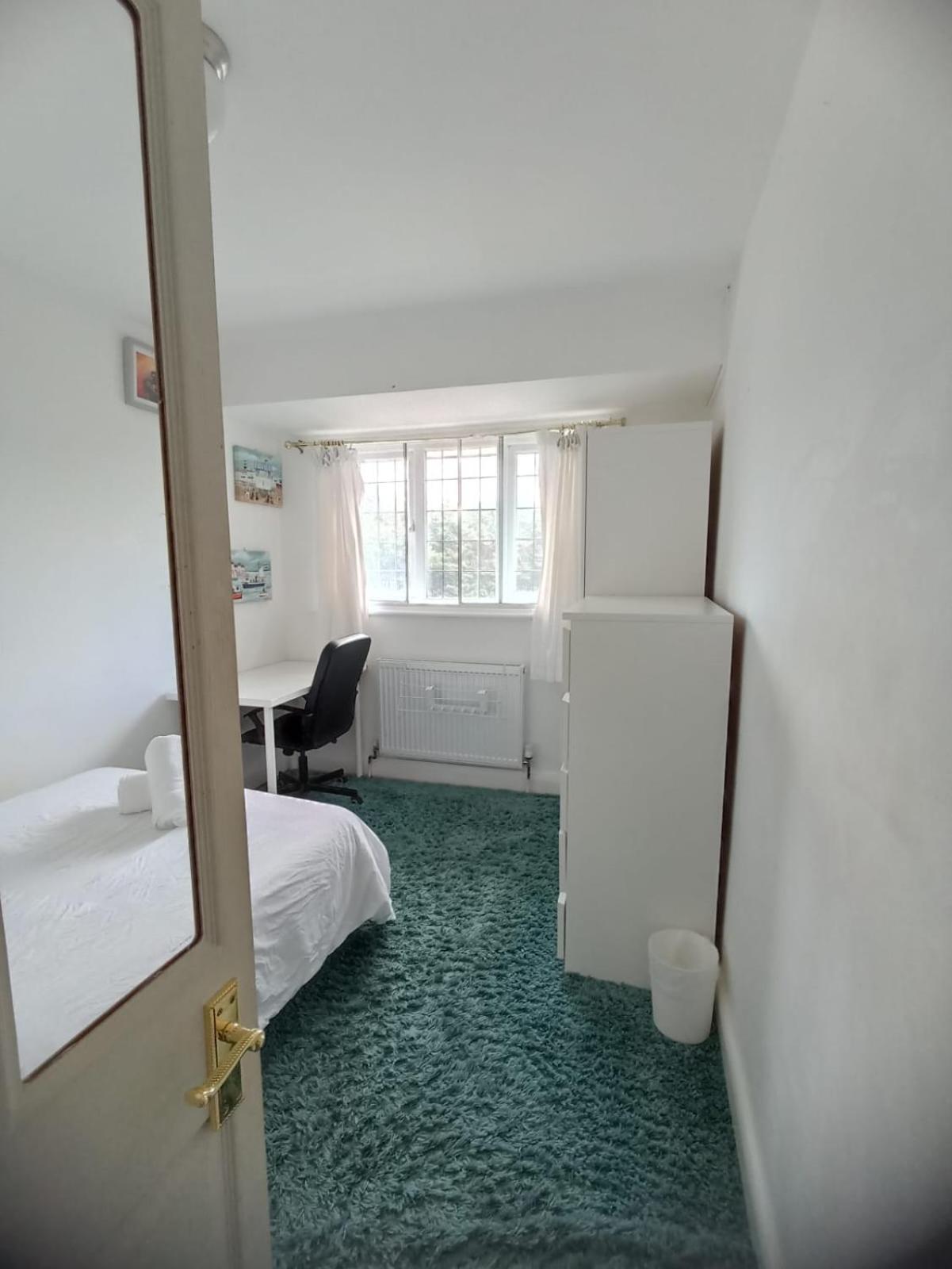 نيو مالدن Large Family Home Near Richmond Park المظهر الخارجي الصورة