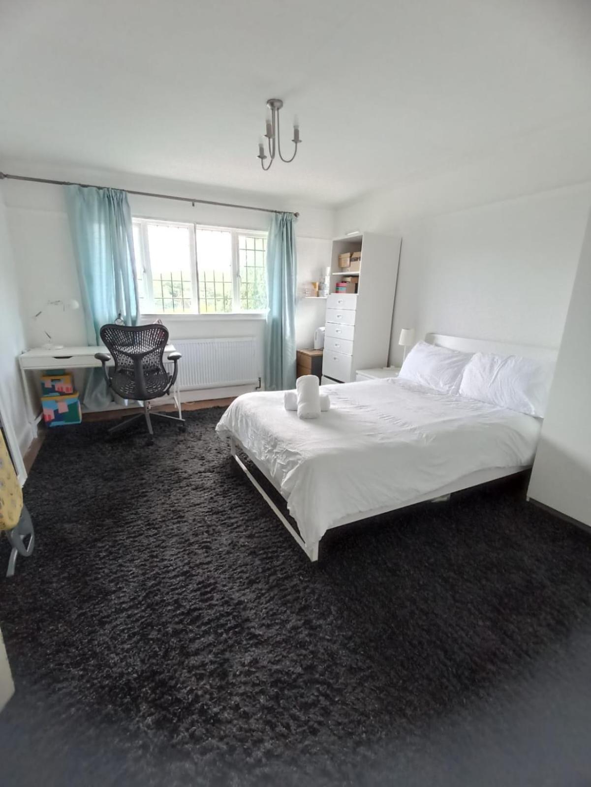 نيو مالدن Large Family Home Near Richmond Park المظهر الخارجي الصورة