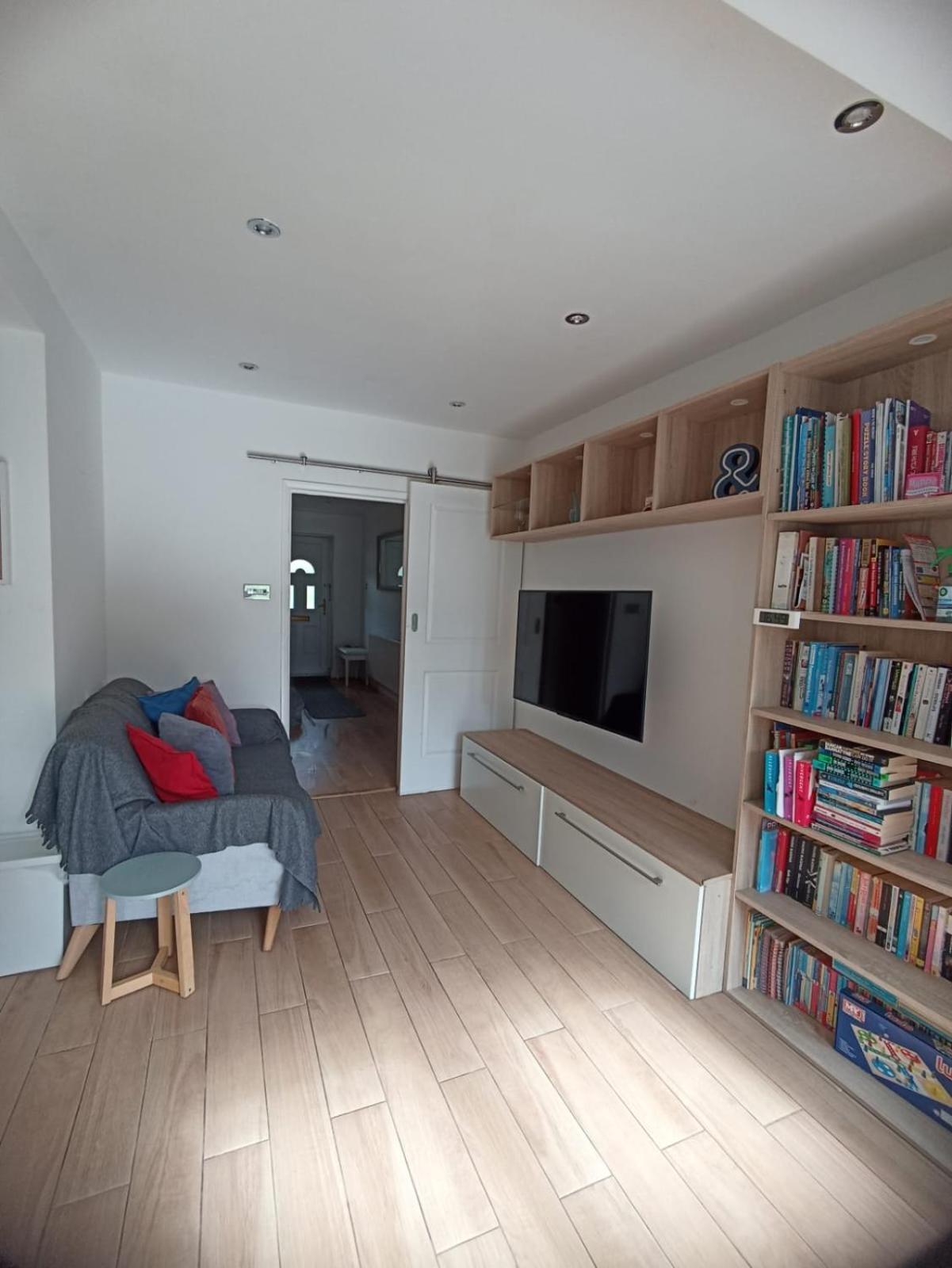 نيو مالدن Large Family Home Near Richmond Park المظهر الخارجي الصورة