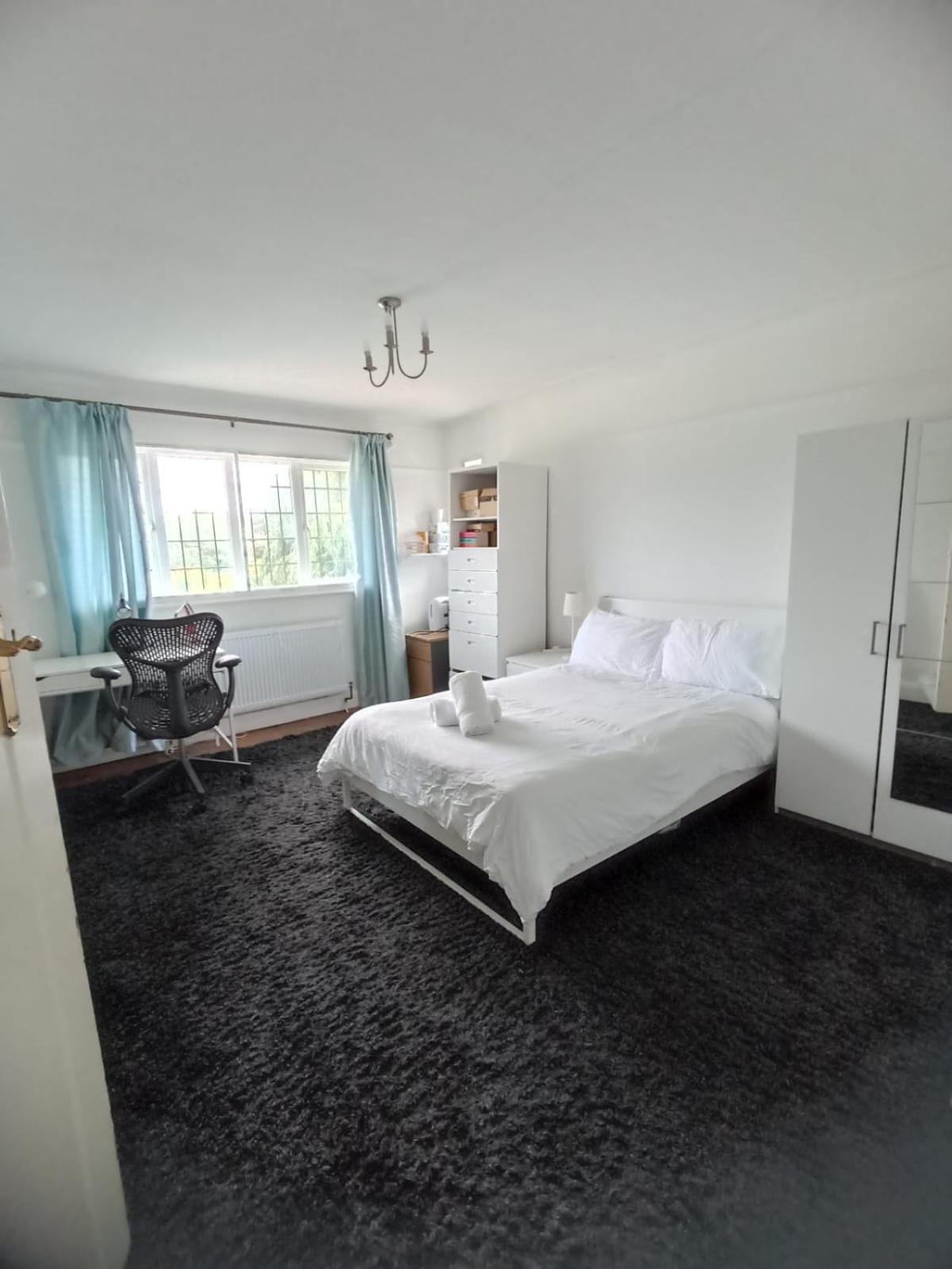 نيو مالدن Large Family Home Near Richmond Park المظهر الخارجي الصورة